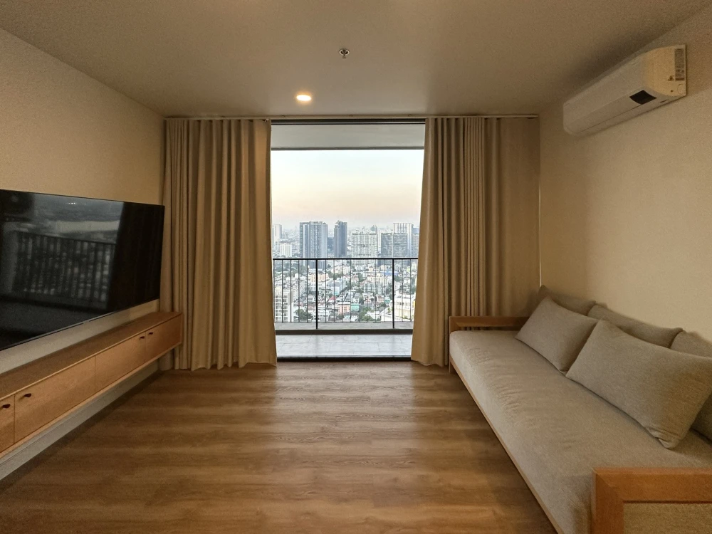 For rent: The Issara Ladprao, 43rd floor, unobstructed north view. Fully furnished with appliances, ready to move in.