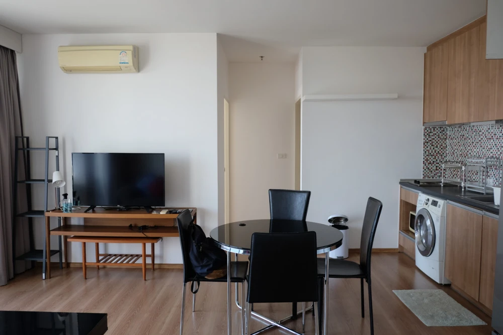 For rent: The Issara Ladprao, 7th floor, nice room, fully furnished, reserve now.