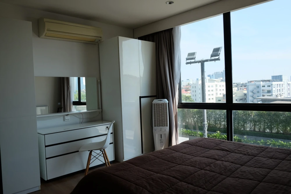 For rent: The Issara Ladprao, 7th floor, nice room, fully furnished, reserve now.