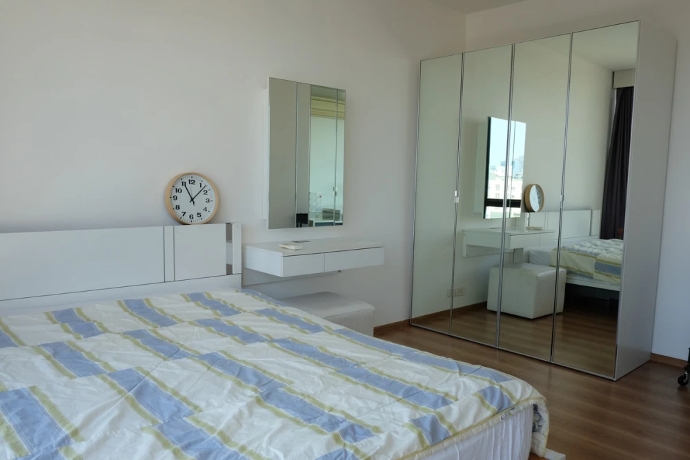 For rent: The Issara Ladprao, 7th floor, nice room, fully furnished, reserve now.