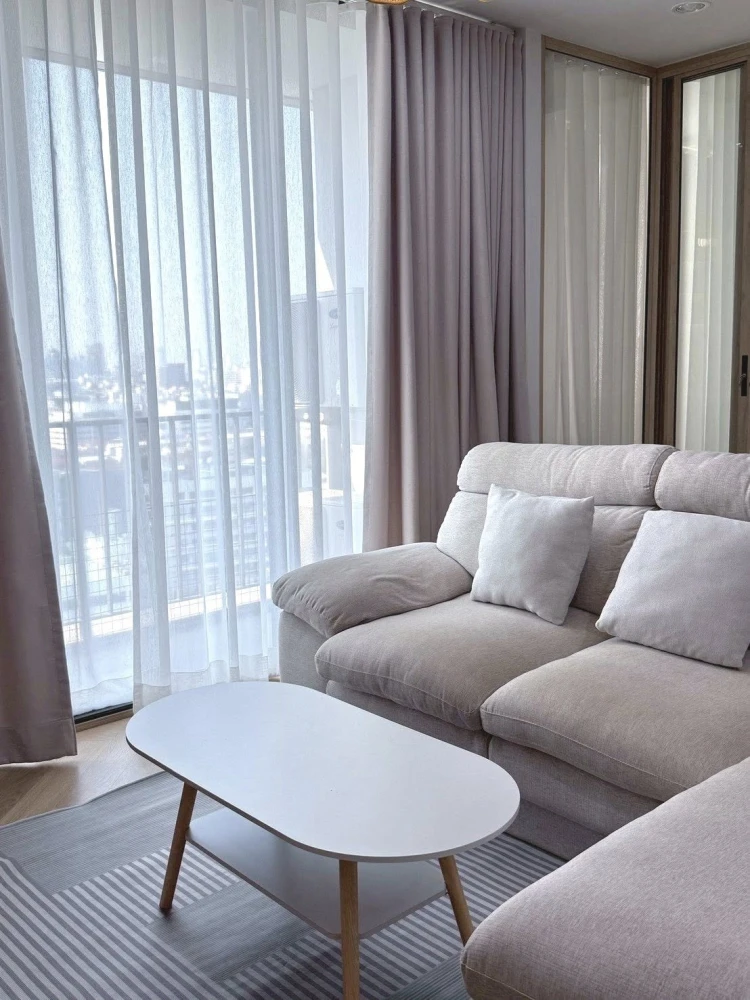 For rent: The Issara Ladprao, beautiful corner unit in a prime location. Perfect for those seeking convenience and privacy in the heart of the city. B