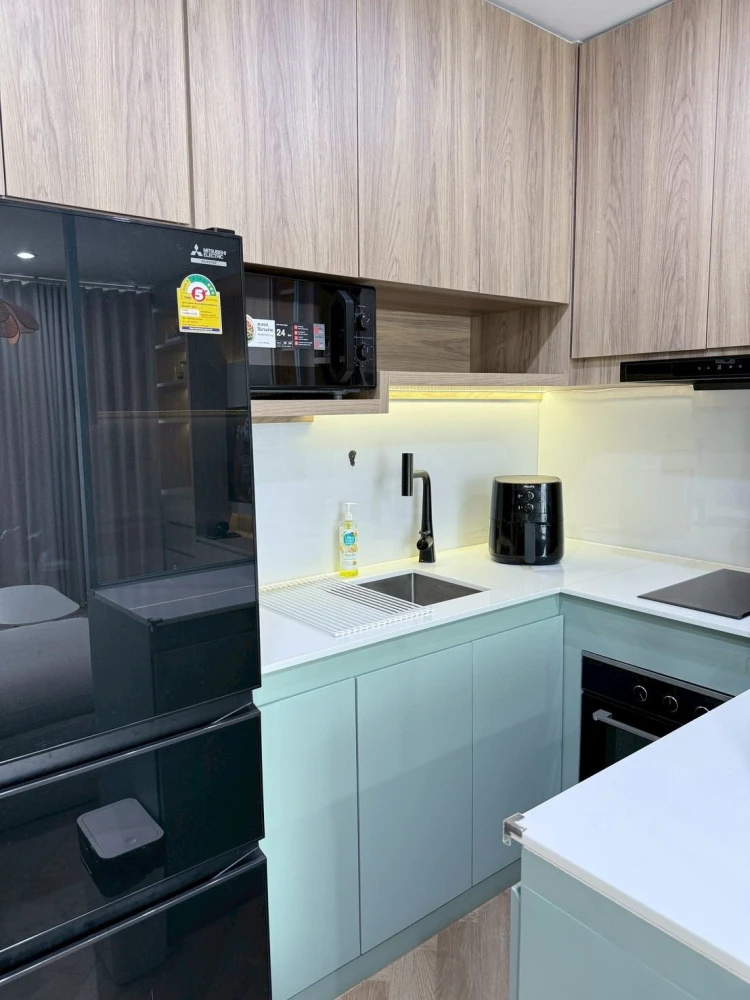 For rent: The Issara Ladprao, beautiful corner unit in a prime location. Perfect for those seeking convenience and privacy in the heart of the city. B