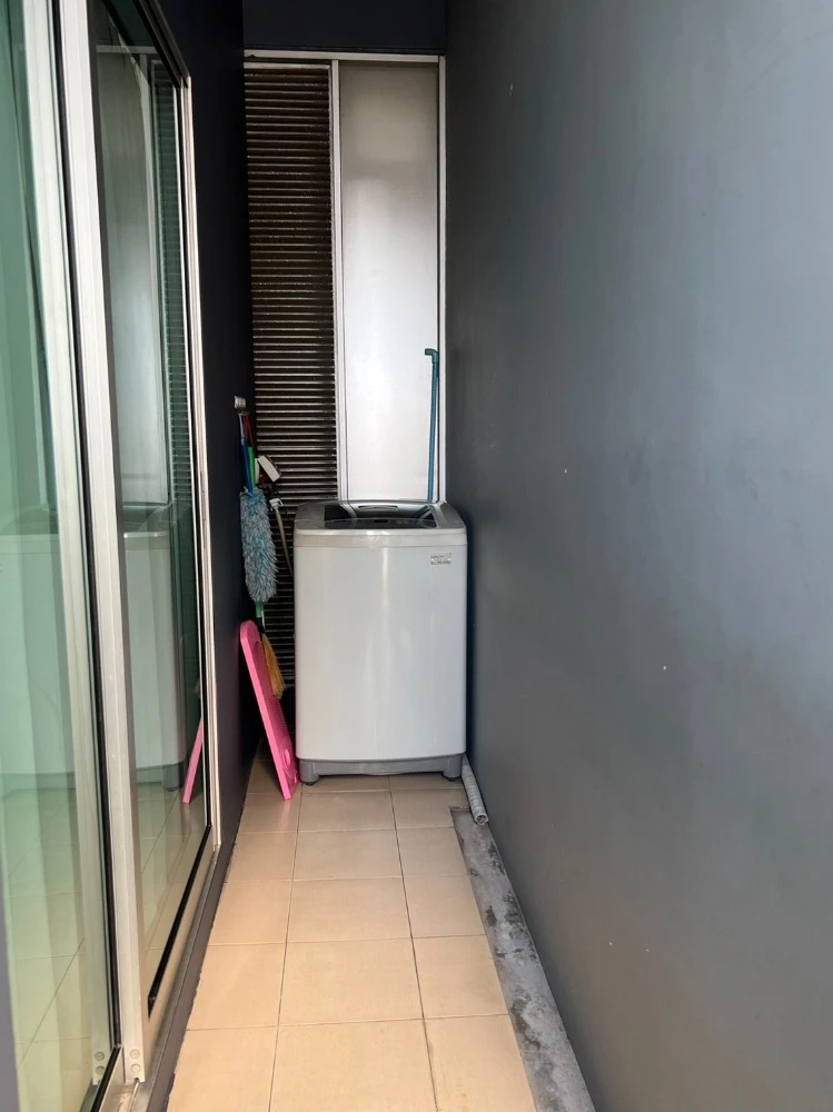 For rent: The Key Chaengwattana, 21st floor, fully furnished, very livable. Don't miss out!