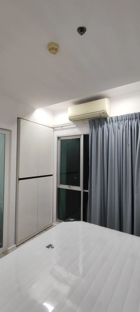 For rent: The Key Chaengwattana. Spacious room with ample usable space, fully furnished with appliances. This room is considered auspicious and brings