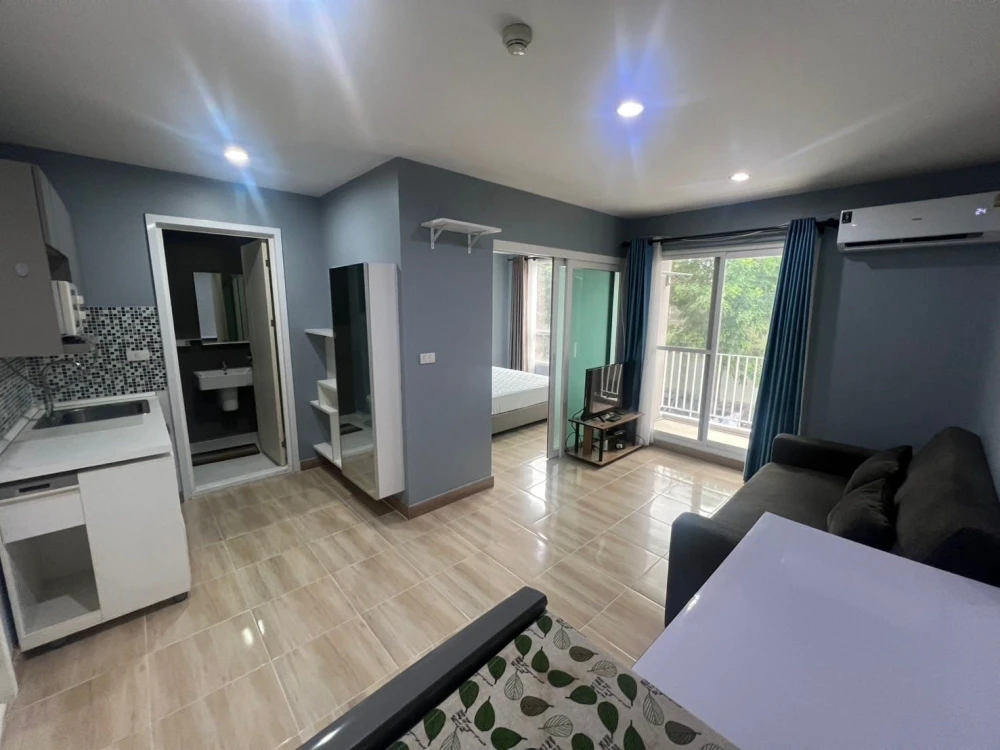 For rent: The Key Phahonyothin, Building B, 2nd floor, blue-toned room, very comfortable, fully furnished, don't miss it.