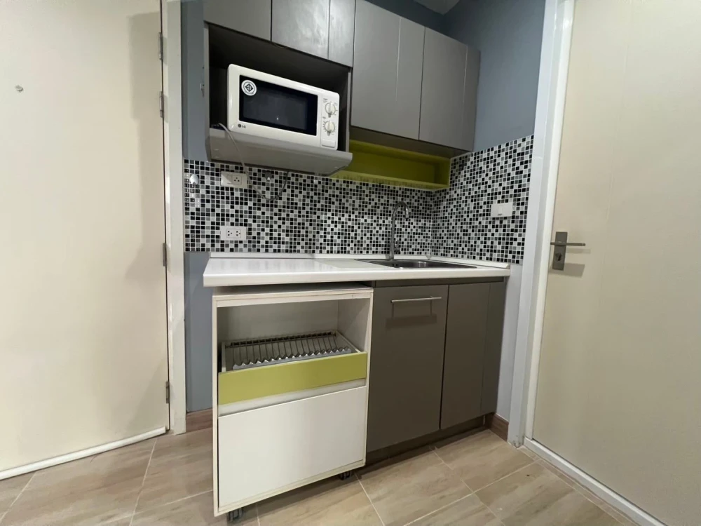 For rent: The Key Phahonyothin, Building B, 2nd floor, blue-toned room, very comfortable, fully furnished, don't miss it.
