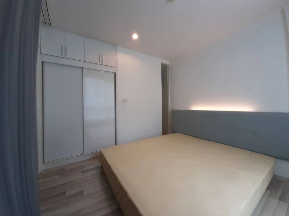 For rent: The Key Phahonyothin, ready-to-move-in room, fully furnished, just bring your own luggage and move in. Hurry and reserve now!