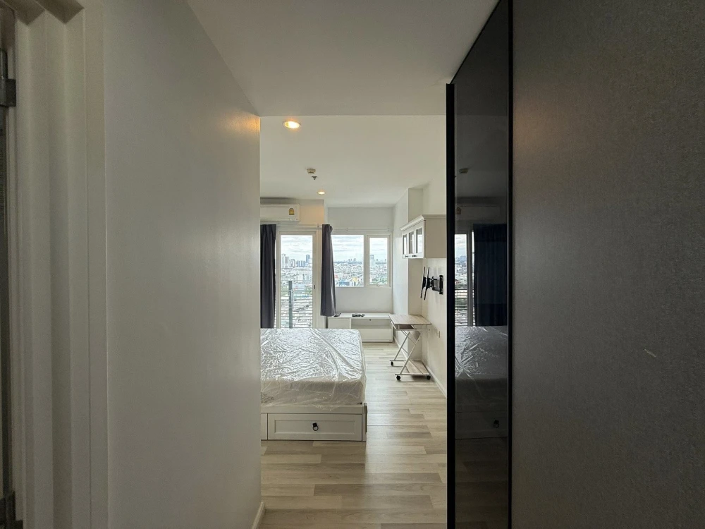 For rent: The Key Sathorn-Charoenraj, spacious room, plenty of living space, complete amenities, book now!