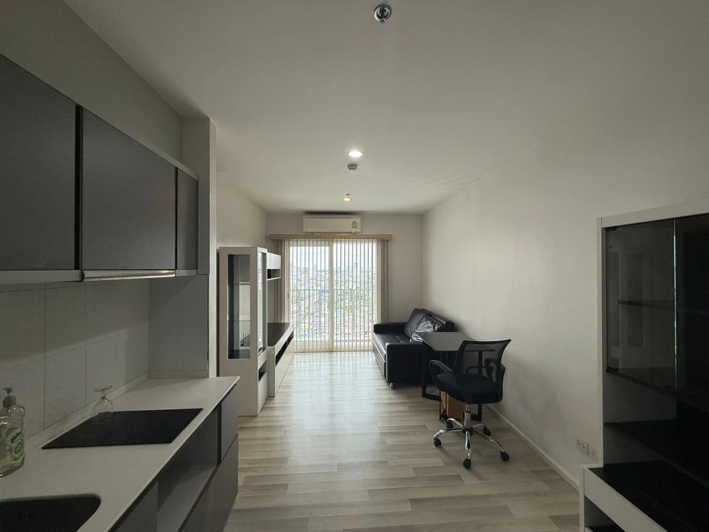 For rent: The Key Sathorn-Charoenraj, spacious room, plenty of living space, complete amenities, book now!
