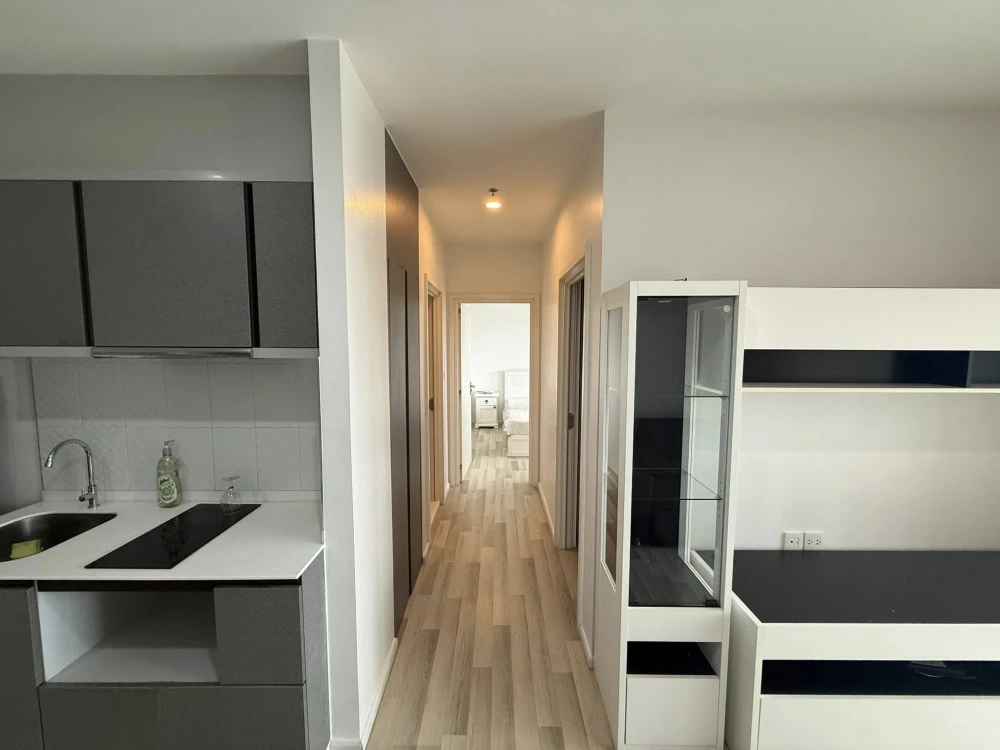 For rent: The Key Sathorn-Charoenraj, spacious room, plenty of living space, complete amenities, book now!