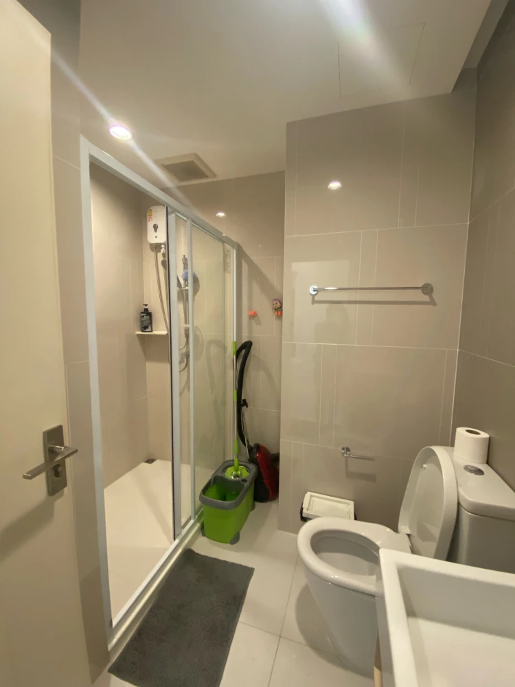 For rent: The Key Sathorn-Charoenrat, 20th floor, fully furnished, very livable. Book now!