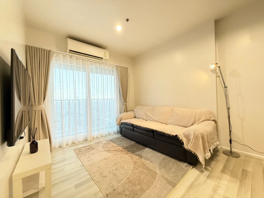For rent: The Key Sathorn-Charoenrat, 20th floor, fully furnished, very livable. Book now!