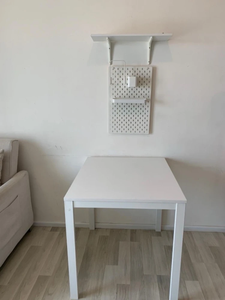 For rent: The Key Sathorn-Charoenrat, 27th floor. A lovely, fully furnished unit. Book now!
