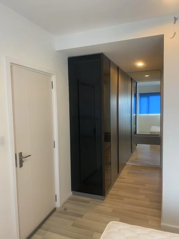 For rent: The Key Sathorn-Charoenrat. Ready to move in, high floor, fully furnished. Book now!