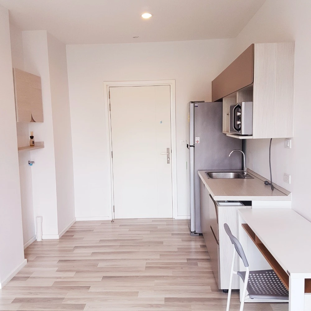 For rent: The Key Sathorn Ratchapreuk, high floor, fully furnished, spacious room, comfortable, reserve now.