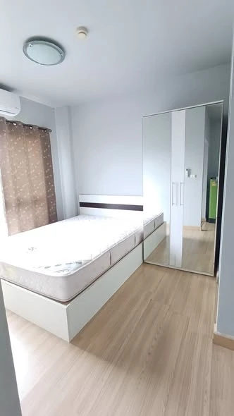 For rent: The Kith Lumlukka Klong 2, 4th floor, fully furnished, nice room, if interested, hurry and reserve now, urgent.