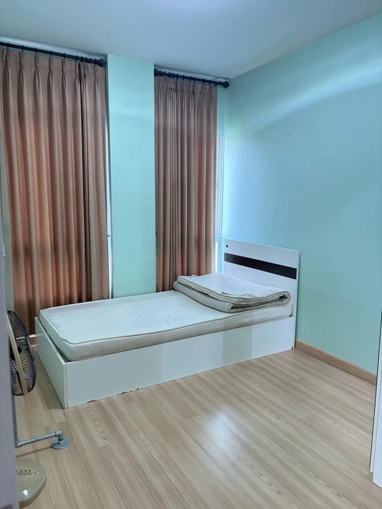 For rent: The Kith Lumlukka Klong 2, 5th floor, fully furnished unit. Very comfortable. Book now! Don't miss out!