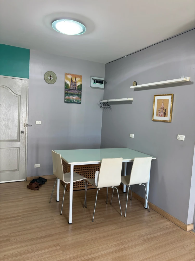 For rent: The Kith Lumlukka Klong 2, 5th floor, fully furnished unit. Very comfortable. Book now! Don't miss out!