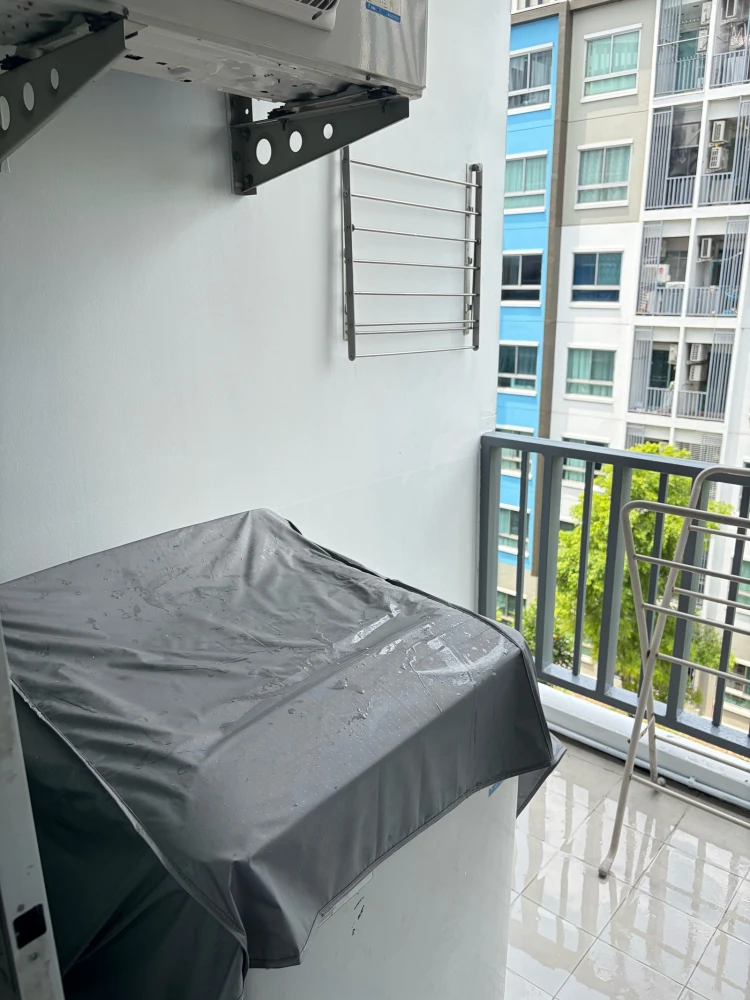 For rent: The Kith Lumlukka Klong 2, 5th floor, fully furnished unit. Very comfortable. Book now! Don't miss out!