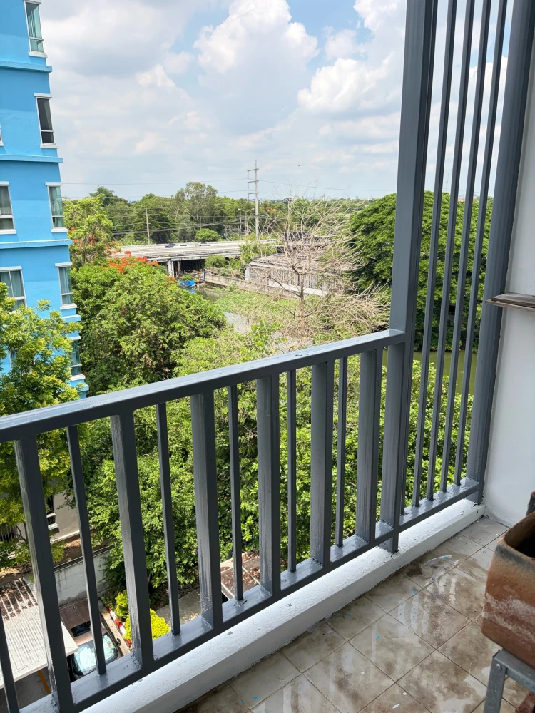 For rent: The Kith Lumlukka Klong 2, 5th floor, fully furnished unit. Very comfortable. Book now! Don't miss out!