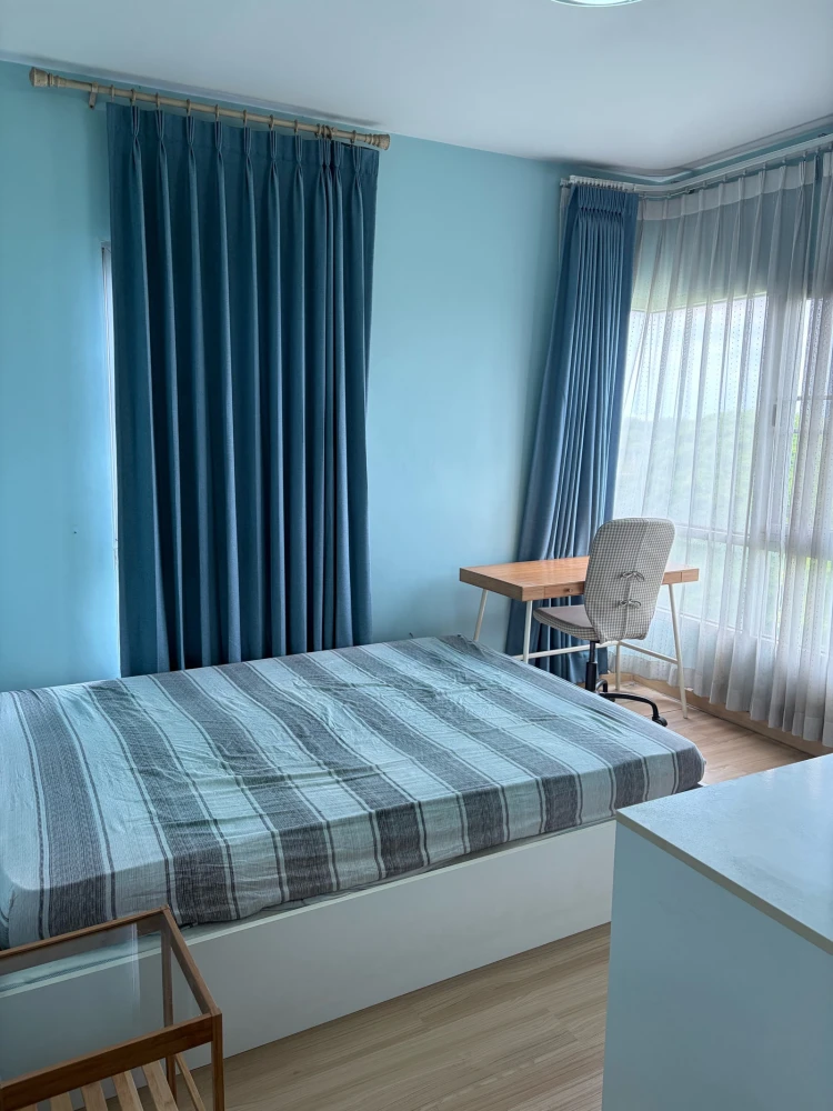 For rent: The Kith Lumlukka Klong 2, 5th floor, fully furnished unit. Very comfortable. Book now! Don't miss out!