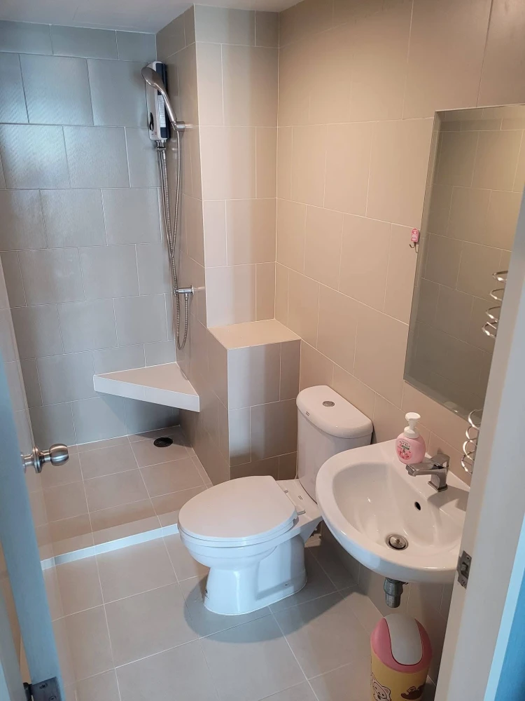 For rent: The Kith Plus Paholyothin - Khukot. Nice room, fully furnished, affordable price. Book now!