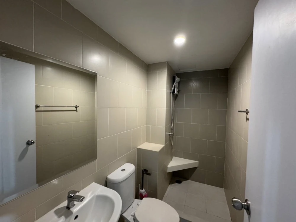 For rent: The Kith Plus Phaholyothin-Khukot. Nice room, fully furnished, affordable price. Book now!