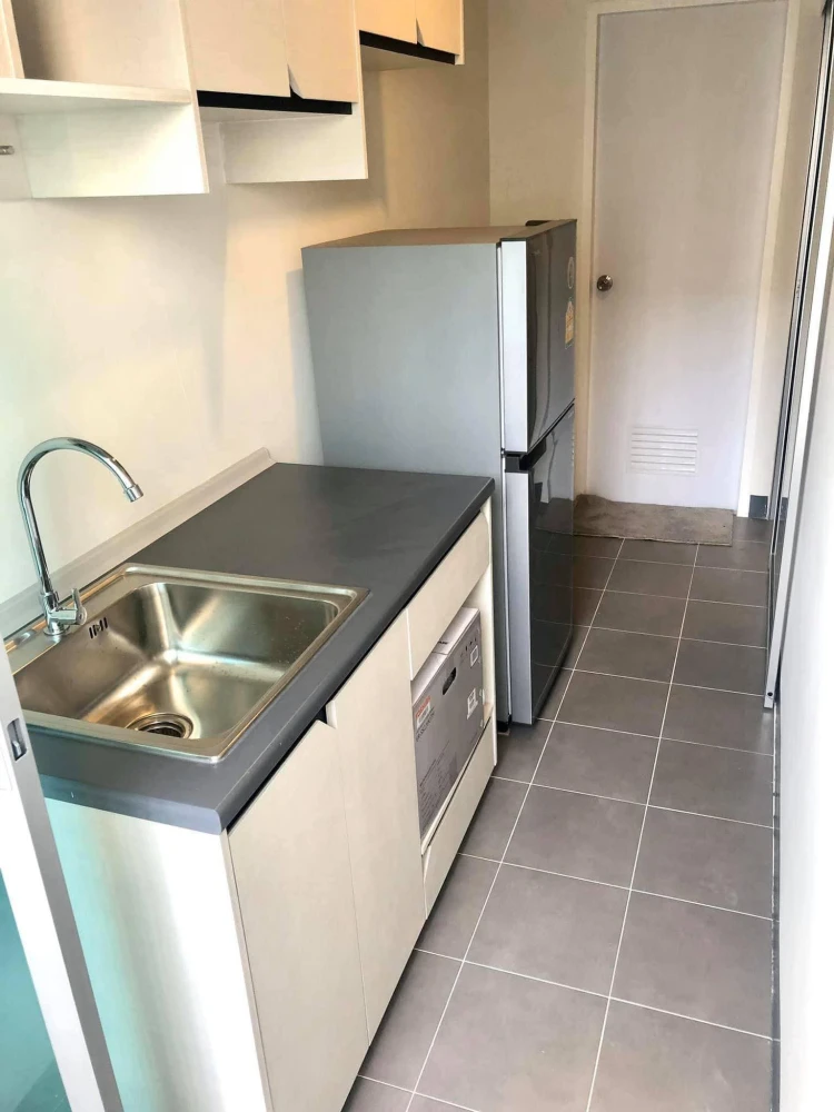 For rent: The Kith Plus Phahonyothin Khukot, 1 bedroom, 1 bathroom, fully furnished, convenient location. Don't miss out!