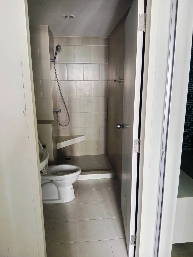 For rent: The Kith Plus Phahonyothin Khukot, 5th floor, nice room, fully furnished, book now.