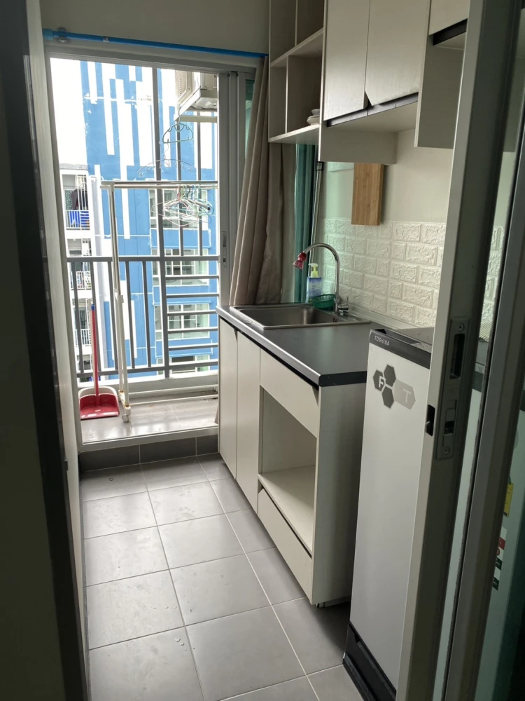 For rent: The Kith Plus Phahonyothin Khukot, 8th floor, partitioned room, fully furnished, nice to live in, book now, don't miss out.