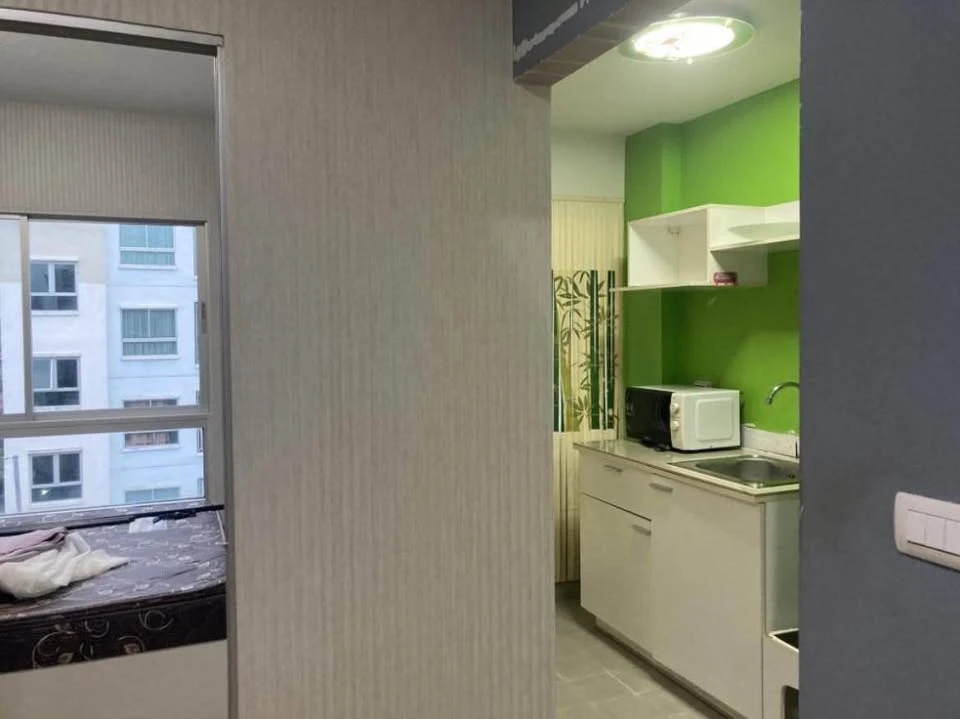 For rent: The Kith Plus Phahonyothin Khukot, a nice room, good location, comes with a full set of furniture at a very good price, don't miss it.