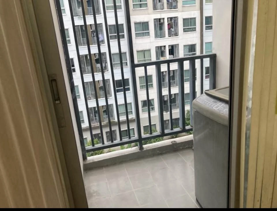 For rent: The Kith Plus Phahonyothin Khukot, a nice room, good location, comes with a full set of furniture at a very good price, don't miss it.