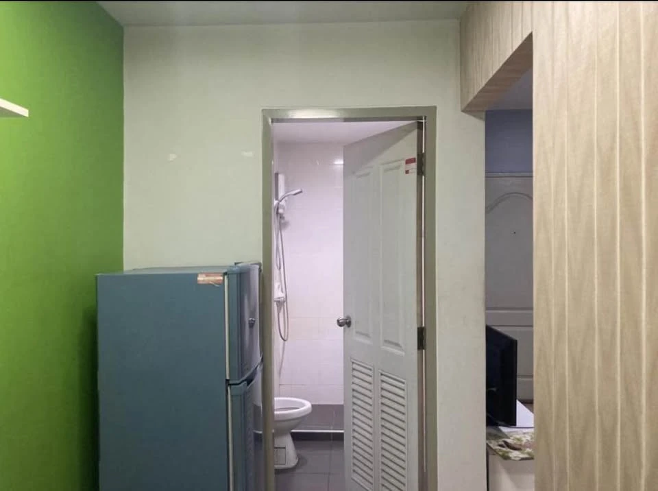 For rent: The Kith Plus Phahonyothin Khukot, a nice room, good location, comes with a full set of furniture at a very good price, don't miss it.
