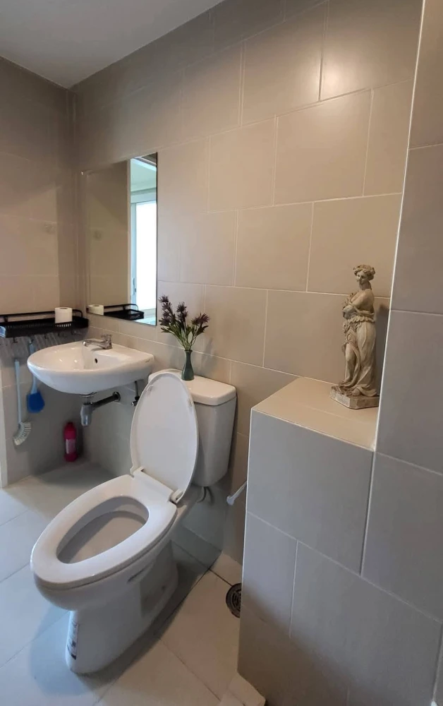 For rent: The Kith Plus Phahonyothin Khukot. A comfortable room in a great location with complete amenities. Don't miss out!