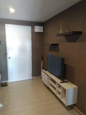 For rent: The Kith Plus Sukhumvit 113, a lovely room on the 5th floor with beautiful wallpaper and fully furnished. Reserve now!