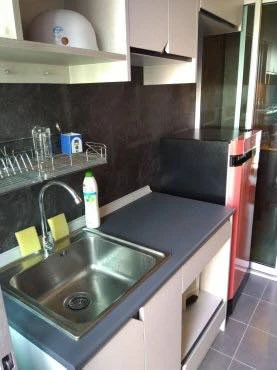 For rent: The Kith Plus Sukhumvit 113, a lovely room on the 5th floor with beautiful wallpaper and fully furnished. Reserve now!
