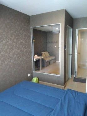 For rent: The Kith Plus Sukhumvit 113, a lovely room on the 5th floor with beautiful wallpaper and fully furnished. Reserve now!