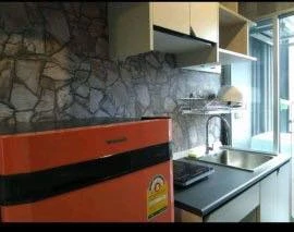 For rent: The Kith Plus Sukhumvit 113, a lovely room on the 5th floor with beautiful wallpaper and fully furnished. Reserve now!