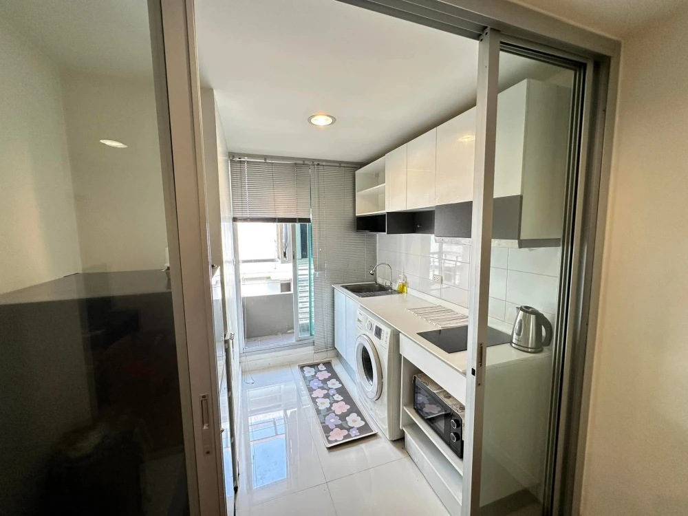 For rent: The Kris Ratchada 17, ready to move in, fully furnished, book now, don't delay.