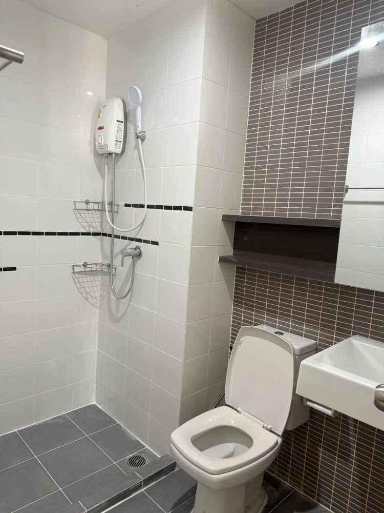 For rent: The Leaf Pattanakarn, 30 sq m, 9th floor. Fully furnished with appliances. Don't miss out!