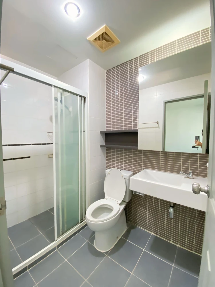 For rent: The Leaf Pattanakarn, 15th floor, nice room, fully furnished, book now, hurry!