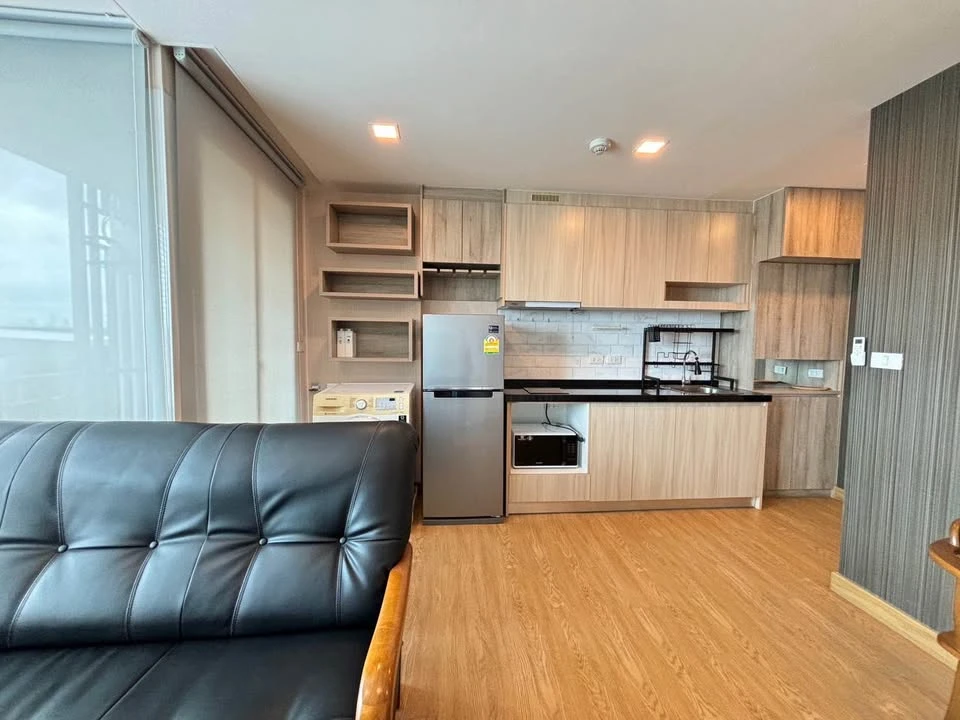For rent, The Light New York, near Bts Punnawithi, 2 bedrooms, 1 bathroom, fully furnished, with a washing machine.