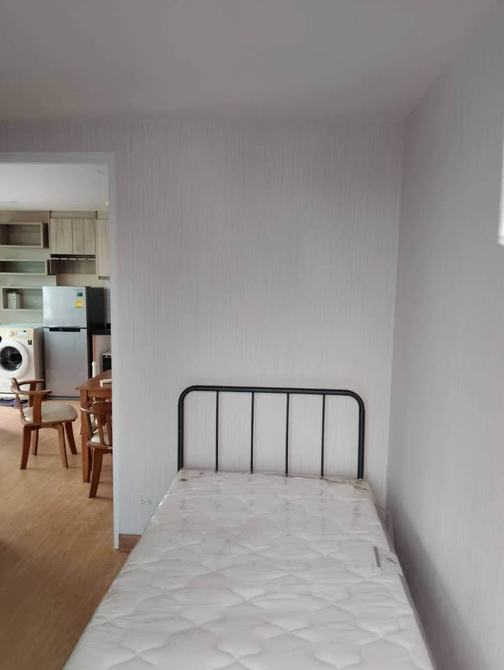 For rent, The Light New York, near Bts Punnawithi, 2 bedrooms, 1 bathroom, fully furnished, with a washing machine.