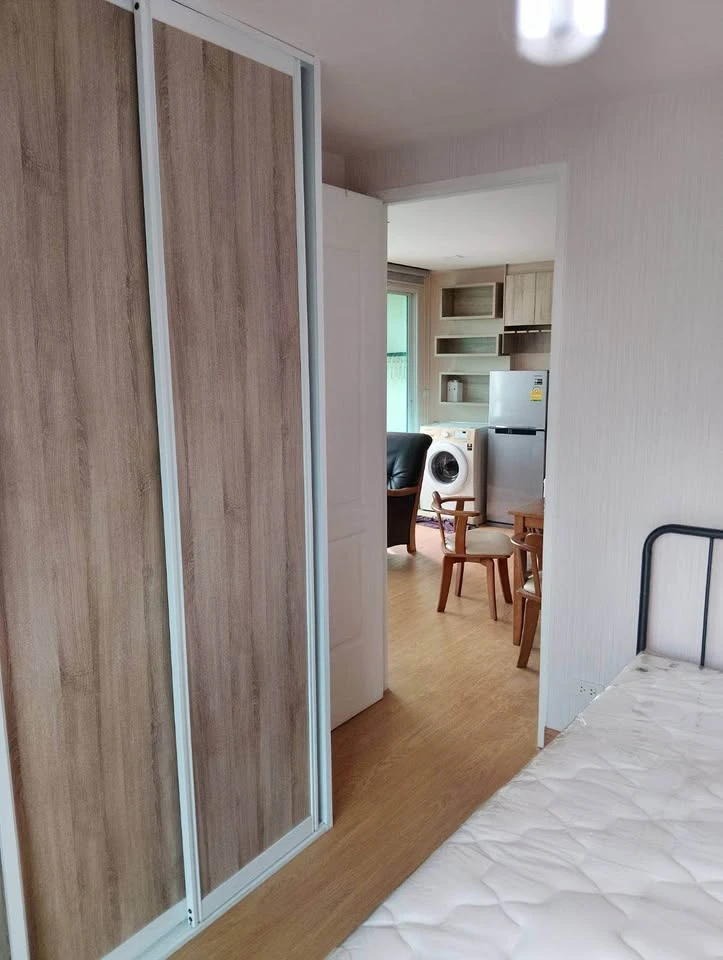 For rent, The Light New York, near Bts Punnawithi, 2 bedrooms, 1 bathroom, fully furnished, with a washing machine.