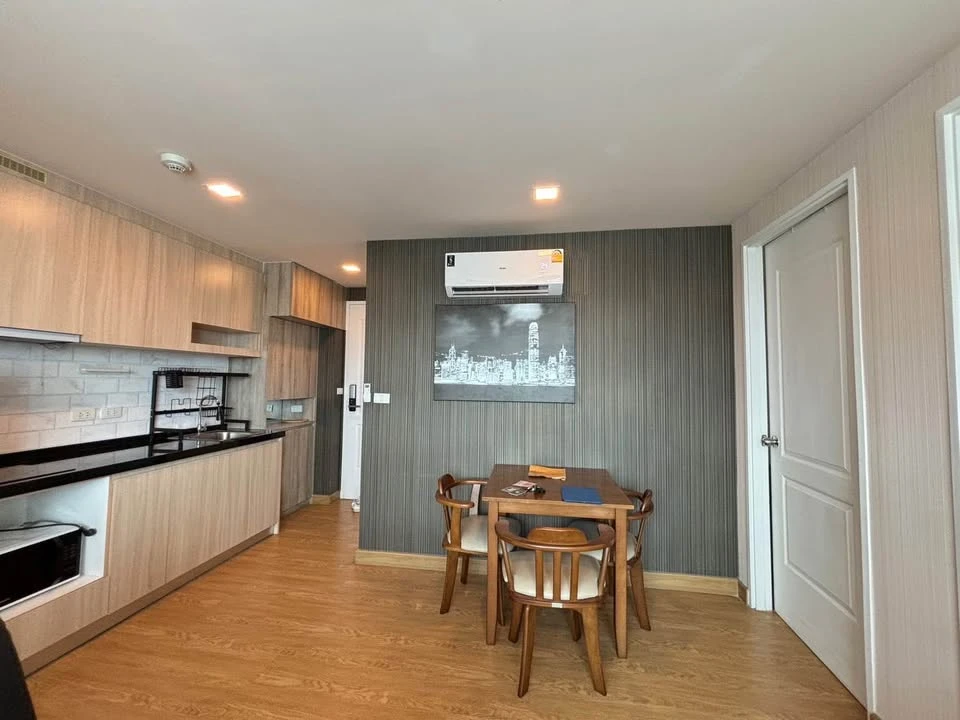 For rent, The Light New York, near Bts Punnawithi, 2 bedrooms, 1 bathroom, fully furnished, with a washing machine.