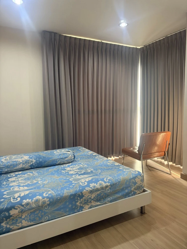 For rent: The LightHouse Sathorn-Chareonnakorn, 2 bedrooms, spacious living area, great location, fully furnished. Don't miss out!