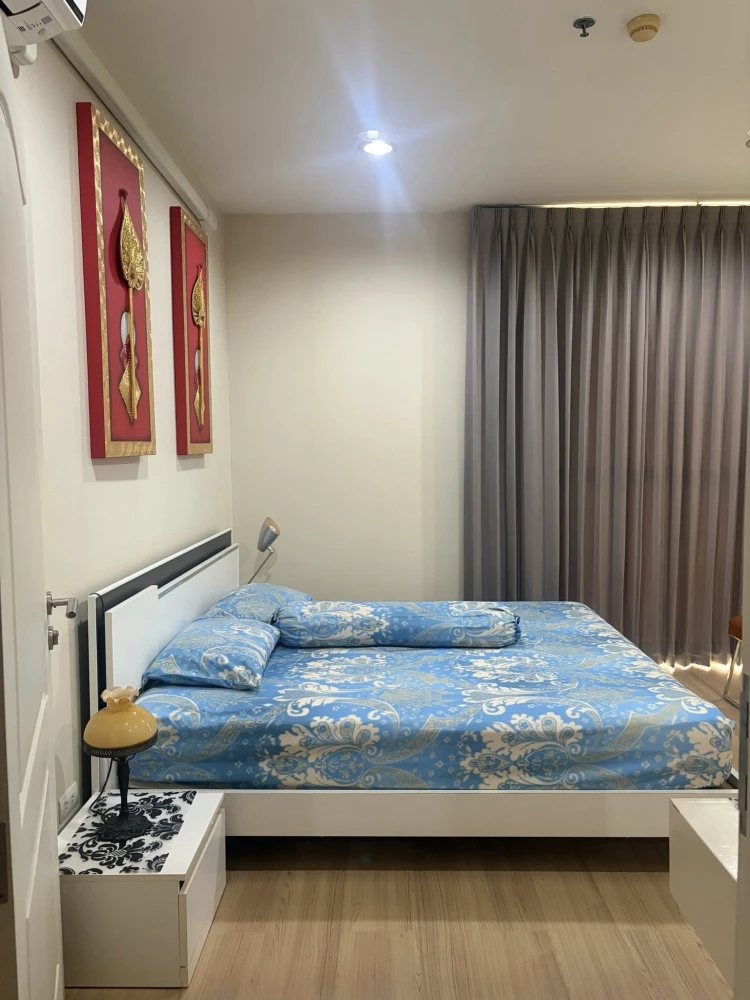 For rent: The LightHouse Sathorn-Chareonnakorn, 2 bedrooms, spacious living area, great location, fully furnished. Don't miss out!