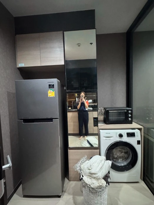 For rent: The Line Asoke Ratchada, fully furnished with built-in furniture. You can't miss this opportunity to reserve it.