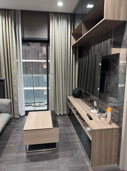 For rent: The Line Asoke Ratchada, fully furnished with built-in furniture. You can't miss this opportunity to reserve it.