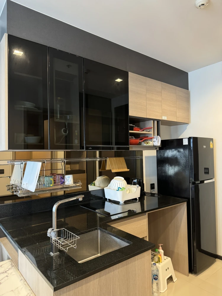 For rent: The Line Asoke Ratchada, spacious room with plenty of usable space, fully furnished, just bring your bags and move in!